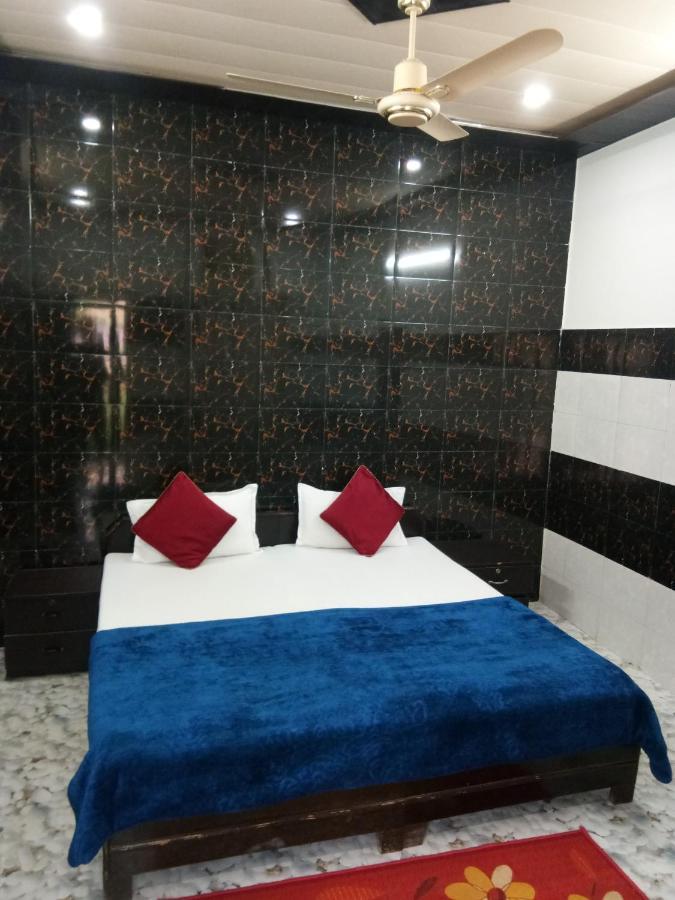 Radha Krishna Dham Villa Vrindāvan Екстериор снимка