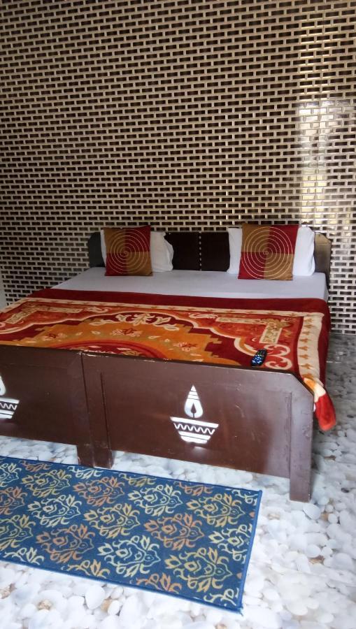 Radha Krishna Dham Villa Vrindāvan Екстериор снимка